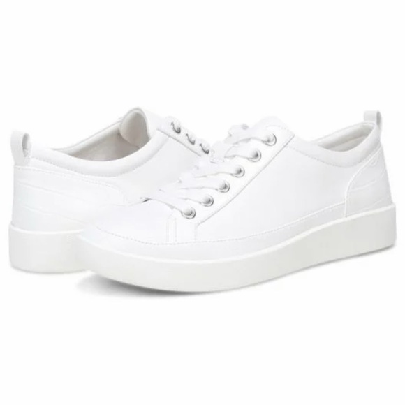Vionic Winny Sneakers Size 8 White Leather NIB Comfort Lace Up Classic Normcore - Picture 1 of 12